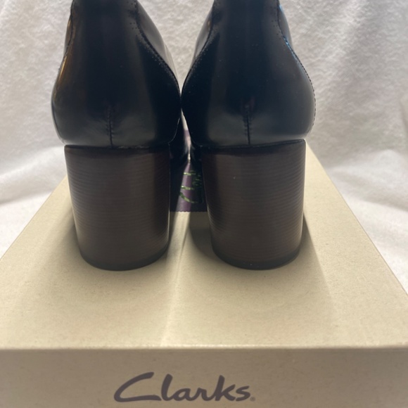 Clarks - Picture 3 of 9